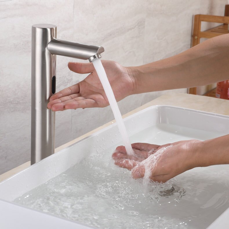 Touchless deals bathroom faucets